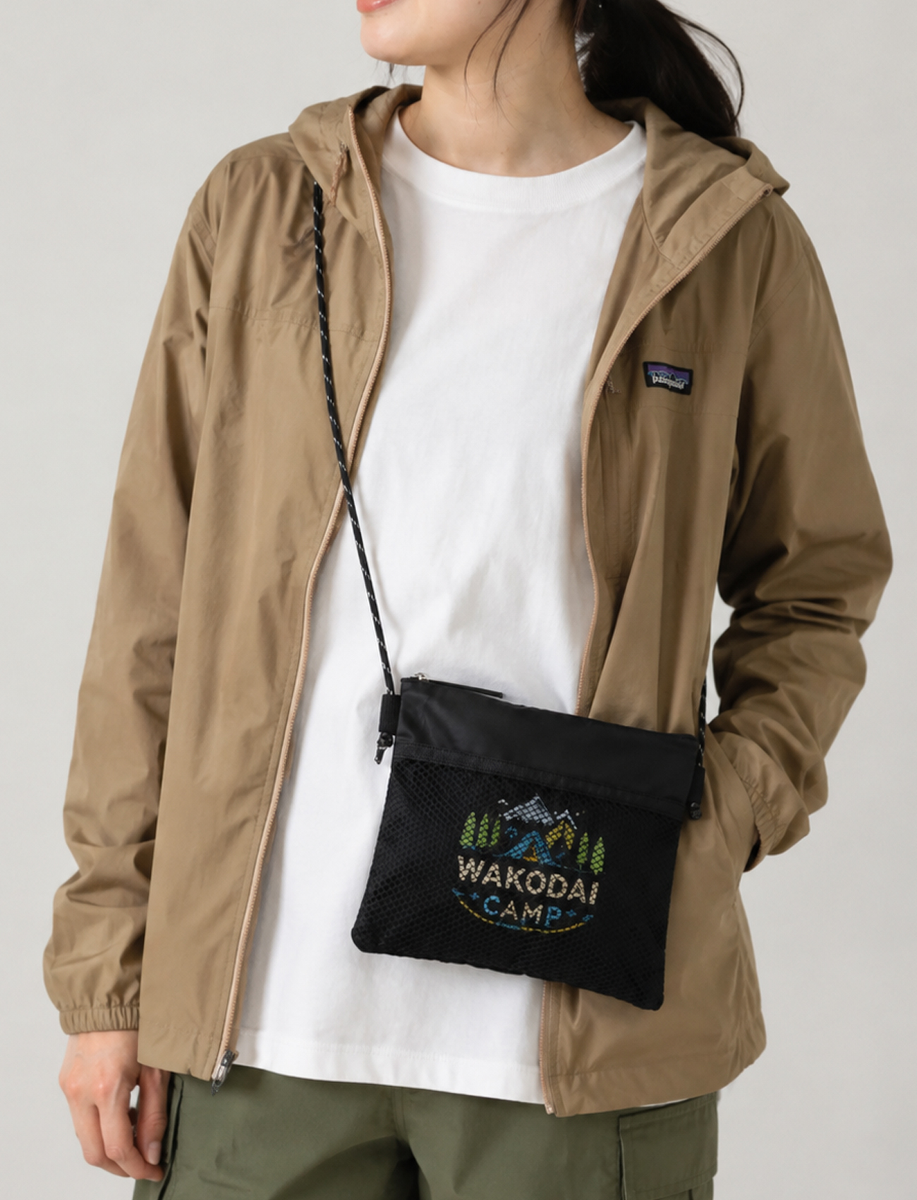 メッシュポケットサコッシュ